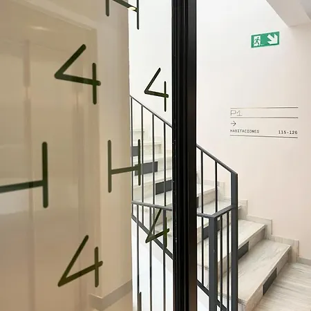 H4 3 Superior 酒店 3*