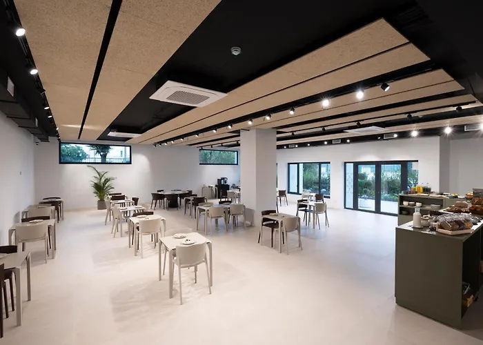 H4 3 Superior 3* Cangas do Morrazo